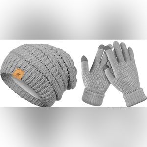 Women’s Winter Fleece Lined Knitted Hat & Warm Touchscreen Gloves Set in Gray.